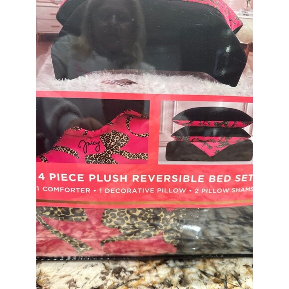 Juicy Couture Cheetah Bow Comforter Set, 4 piece Bed Set, Queen - Picture 2 of 6